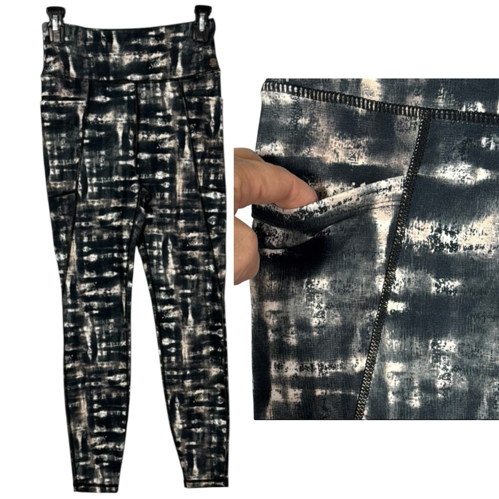 Jones New York Sport Legging Black/White Graphic Print inâ Size S NWT